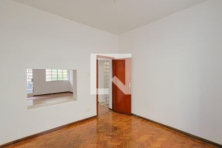 Quarto 1 de casa para alugar com 6 quartos, 360m² em Santa Efigênia , Belo Horizonte