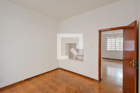 Quarto 1 de casa para alugar com 6 quartos, 360m² em Santa Efigênia , Belo Horizonte