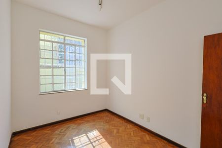 Quarto 2 de casa para alugar com 6 quartos, 360m² em Santa Efigênia , Belo Horizonte