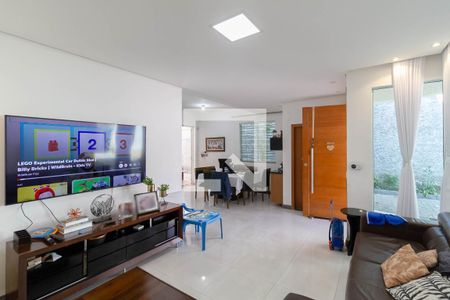 Sala de casa à venda com 3 quartos, 500m² em Trevo, Belo Horizonte