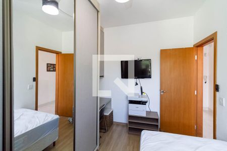 Quarto 1 de casa à venda com 3 quartos, 500m² em Trevo, Belo Horizonte