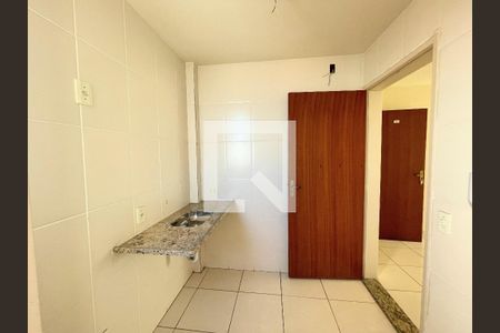 Cozinha  de apartamento à venda com 2 quartos, 54m² em João Pinheiro, Belo Horizonte