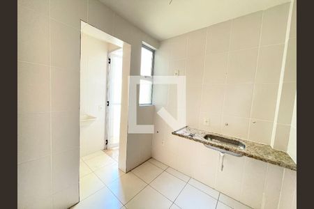 Cozinha  de apartamento à venda com 2 quartos, 54m² em João Pinheiro, Belo Horizonte