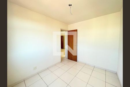 Sala de apartamento à venda com 2 quartos, 54m² em João Pinheiro, Belo Horizonte