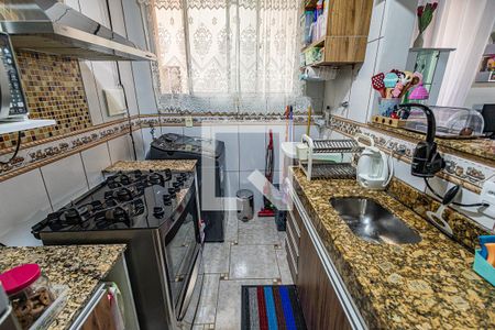 Cozinha de apartamento à venda com 2 quartos, 47m² em São João Batista, Belo Horizonte