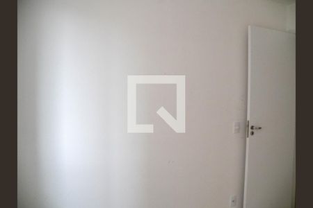 Quarto 1 de apartamento para alugar com 2 quartos, 41m² em Vila Zat, São Paulo