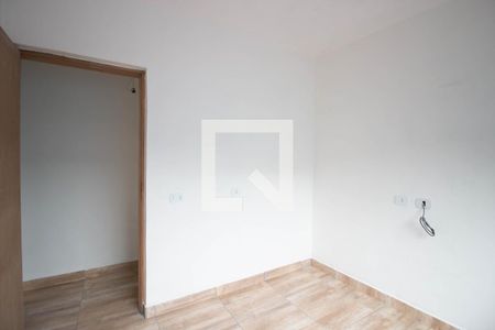 Quarto 2 de casa para alugar com 2 quartos, 80m² em Vila Rosaria, São Paulo