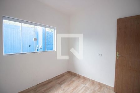 Quarto 2 de casa para alugar com 2 quartos, 80m² em Vila Rosaria, São Paulo