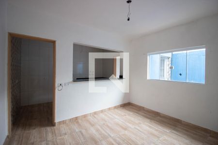 Sala de casa para alugar com 2 quartos, 80m² em Vila Rosaria, São Paulo
