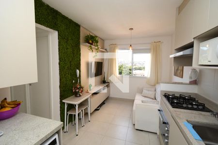 Sala/Cozinha de apartamento para alugar com 2 quartos, 38m² em Jardim Itacolomi, São Paulo