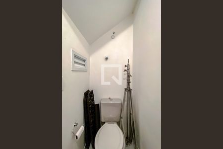 Lavabo de casa à venda com 4 quartos, 170m² em Vila Invernada, São Paulo