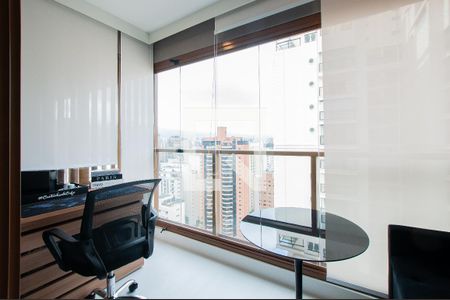 Varanda de kitnet/studio para alugar com 1 quarto, 26m² em Vila Nova Conceição, São Paulo