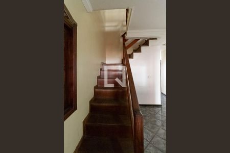 Escada de casa à venda com 2 quartos, 180m² em Tupi, Belo Horizonte