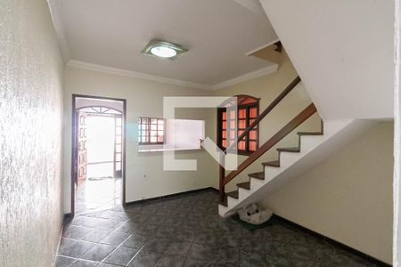 Sala 2 de casa à venda com 2 quartos, 180m² em Tupi, Belo Horizonte