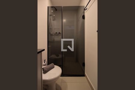 Banheiro de kitnet/studio para alugar com 1 quarto, 24m² em Pinheiros, São Paulo