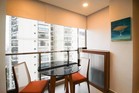 Varanda de kitnet/studio à venda com 1 quarto, 26m² em Vila Nova Conceição, São Paulo