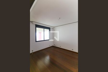 Sala de TV de apartamento à venda com 4 quartos, 400m² em Vila Suzana, São Paulo