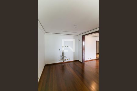 Sala de TV de apartamento à venda com 4 quartos, 400m² em Vila Suzana, São Paulo