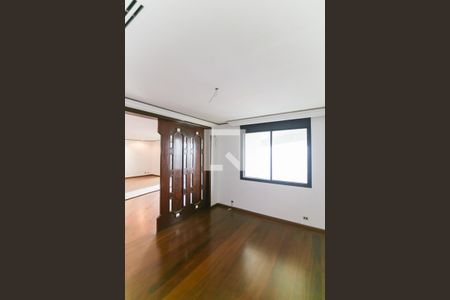 Sala de TV de apartamento à venda com 4 quartos, 400m² em Vila Suzana, São Paulo