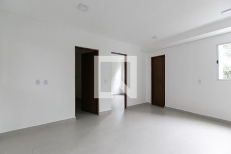 Sala / Cozinha de apartamento para alugar com 2 quartos, 40m² em Vila Taquari, São Paulo