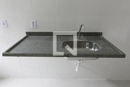 Sala / Cozinha de apartamento para alugar com 2 quartos, 40m² em Vila Taquari, São Paulo