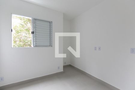 Quarto 1 de apartamento para alugar com 2 quartos, 40m² em Vila Taquari, São Paulo