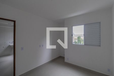 Quarto 1 de apartamento para alugar com 2 quartos, 40m² em Vila Taquari, São Paulo