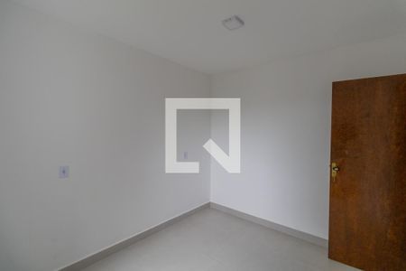 Quarto 1 de apartamento para alugar com 2 quartos, 40m² em Vila Taquari, São Paulo