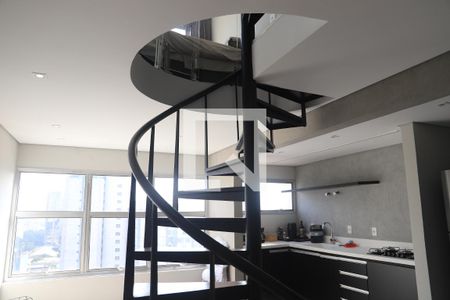 Escadas de apartamento para alugar com 1 quarto, 95m² em Vila Clementino, São Paulo