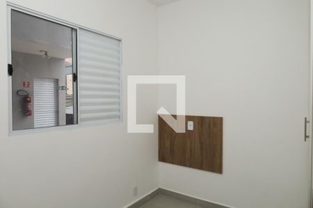 Quarto 1 de apartamento para alugar com 2 quartos, 40m² em Vila Taquari, São Paulo