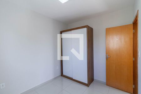 Quarto 1 de apartamento para alugar com 2 quartos, 90m² em Castelo, Belo Horizonte