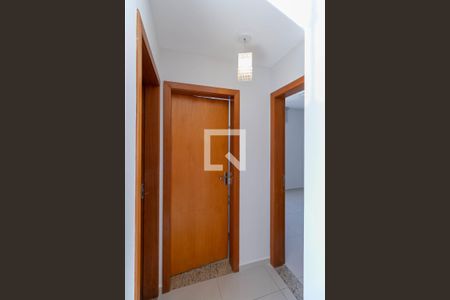 Corredor de apartamento para alugar com 2 quartos, 90m² em Castelo, Belo Horizonte