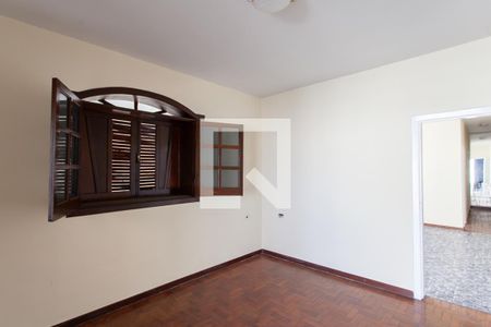 Sala de casa à venda com 4 quartos, 216m² em Itapoã, Belo Horizonte