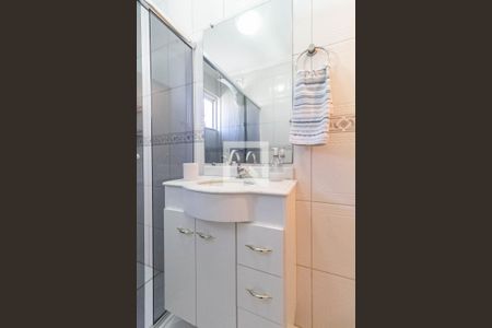 Casa à venda com 135m², 3 quartos e 2 vagas Casa à venda com 135m², 3 quartos e 2 vagasBanheiro social