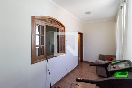 Varanda de casa à venda com 3 quartos, 135m² em Jaqueline, Belo Horizonte