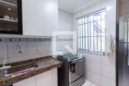 Casa à venda com 135m², 3 quartos e 2 vagas Casa à venda com 135m², 3 quartos e 2 vagasCozinha e Área de Serviço