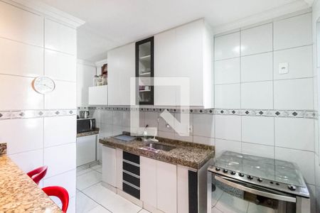 Casa à venda com 135m², 3 quartos e 2 vagas Casa à venda com 135m², 3 quartos e 2 vagasCozinha e Área de Serviço