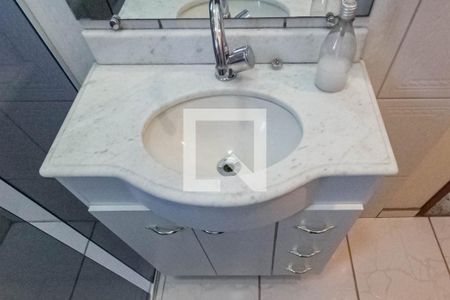 Casa à venda com 135m², 3 quartos e 2 vagas Casa à venda com 135m², 3 quartos e 2 vagasBanheiro social