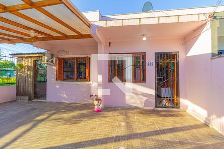 Casa à venda com 58m², 2 quartos e 1 vaga Casa à venda com 58m², 2 quartos e 1 vagaFachada