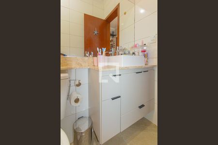 Casa à venda com 58m², 2 quartos e 1 vaga Casa à venda com 58m², 2 quartos e 1 vagaBanheiro