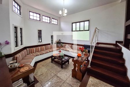 Sala 1 de casa à venda com 3 quartos, 300m² em Itaipu, Niterói