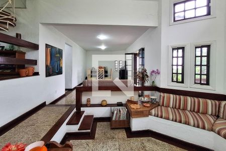 Sala 1 de casa à venda com 3 quartos, 300m² em Itaipu, Niterói