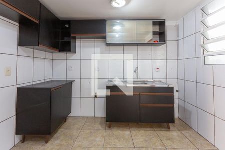 Cozinha de casa de condomínio à venda com 2 quartos, 77m² em Sarandi, Porto Alegre