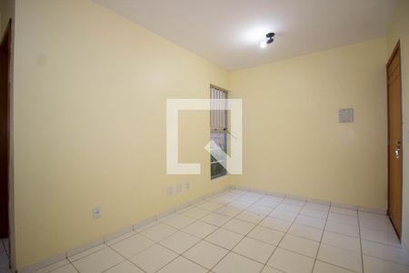 Sala de apartamento para alugar com 2 quartos, 47m² em Qs 303, Brasília