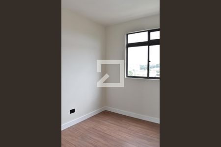 Quarto 1 de apartamento para alugar com 3 quartos, 54m² em Santa Cândida, Curitiba