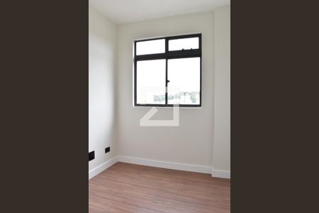 Quarto 2 de apartamento para alugar com 3 quartos, 54m² em Santa Cândida, Curitiba