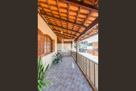 Varanda da Sala de casa à venda com 3 quartos, 700m² em Califórnia, Belo Horizonte