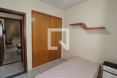 Quarto 2 de apartamento para alugar com 3 quartos, 80m² em Santa Mônica, Uberlândia