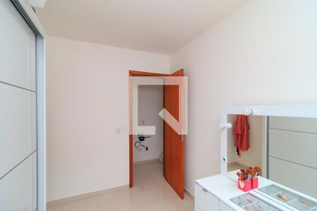 Quarto de apartamento para alugar com 2 quartos, 48m² em Vila Irmãos Arnoni, São Paulo