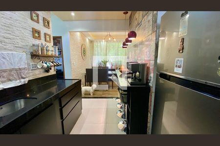 Cozinha de apartamento à venda com 3 quartos, 110m² em Vila Paris, Belo Horizonte